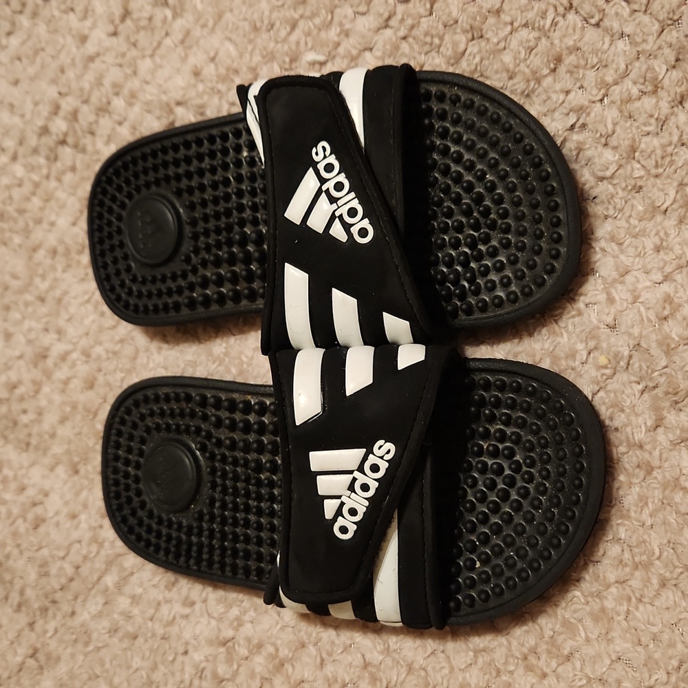 Adidas adjustable slides